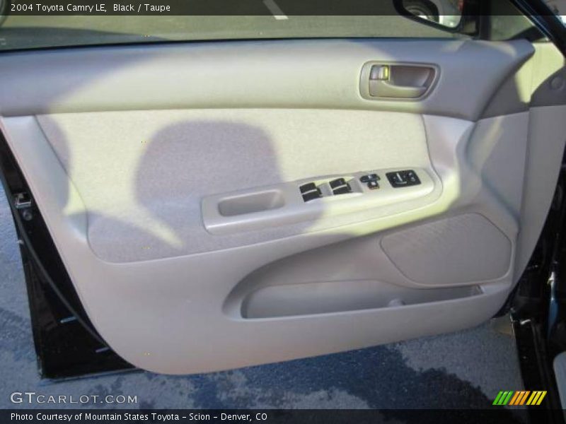 Black / Taupe 2004 Toyota Camry LE