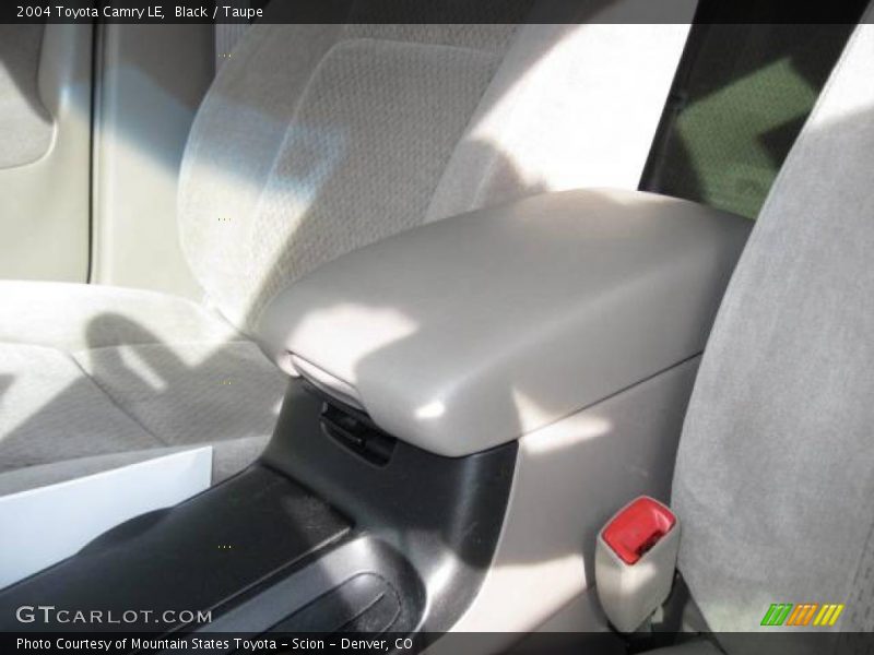 Black / Taupe 2004 Toyota Camry LE