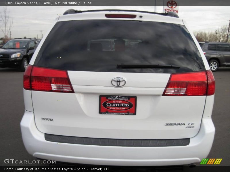 Natural White / Taupe 2005 Toyota Sienna LE AWD