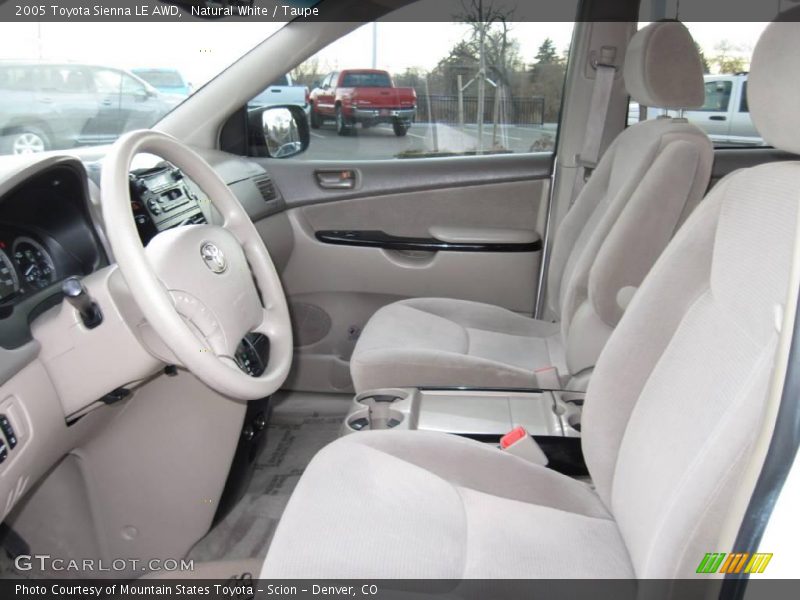 Natural White / Taupe 2005 Toyota Sienna LE AWD