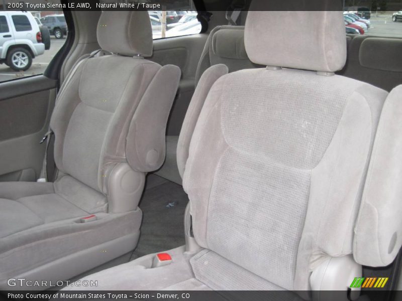 Natural White / Taupe 2005 Toyota Sienna LE AWD