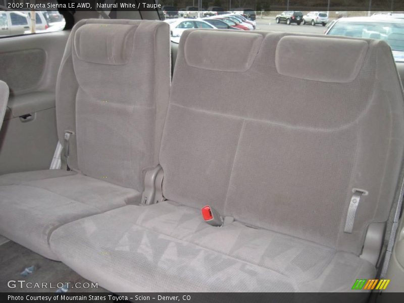 Natural White / Taupe 2005 Toyota Sienna LE AWD