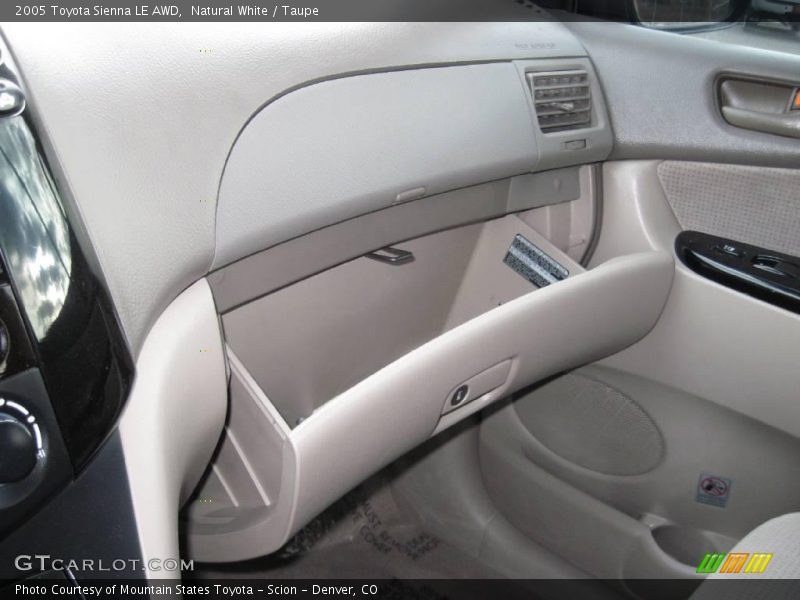 Natural White / Taupe 2005 Toyota Sienna LE AWD