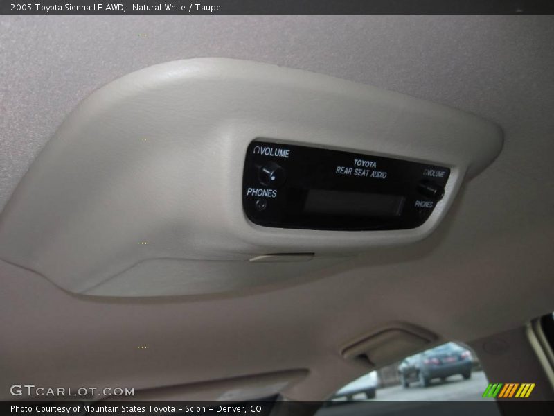 Natural White / Taupe 2005 Toyota Sienna LE AWD