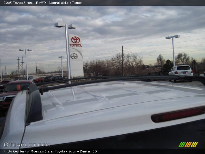 Natural White / Taupe 2005 Toyota Sienna LE AWD