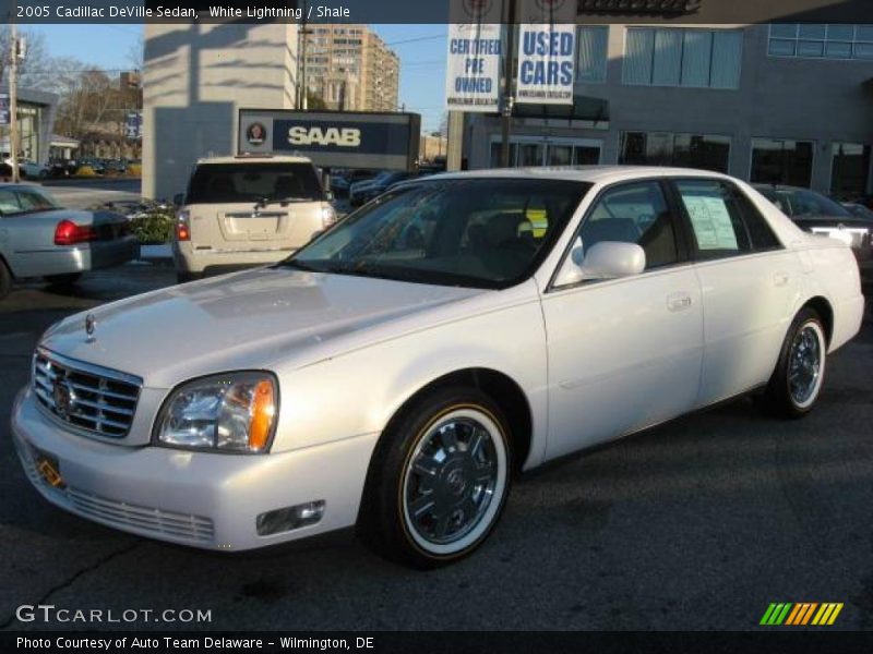 White Lightning / Shale 2005 Cadillac DeVille Sedan