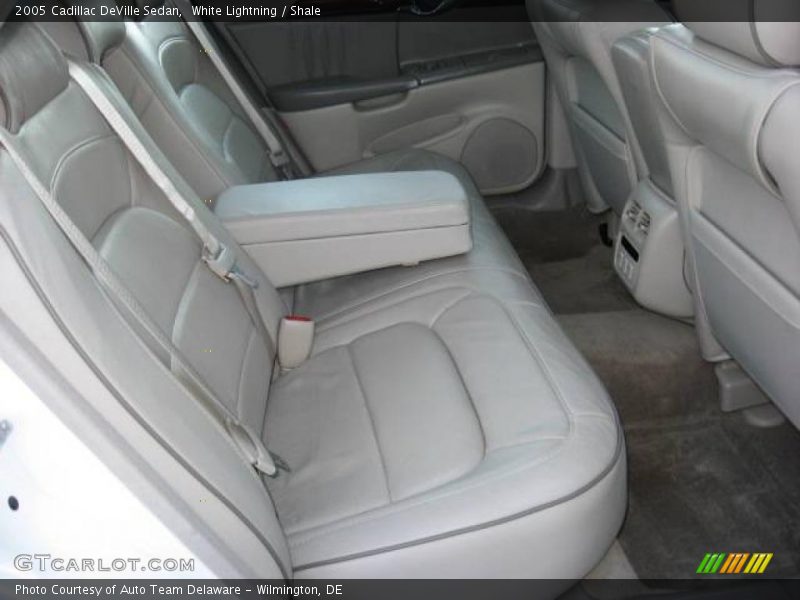 White Lightning / Shale 2005 Cadillac DeVille Sedan