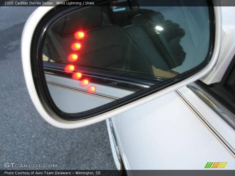 White Lightning / Shale 2005 Cadillac DeVille Sedan