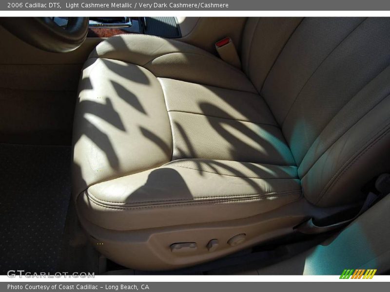 Light Cashmere Metallic / Very Dark Cashmere/Cashmere 2006 Cadillac DTS