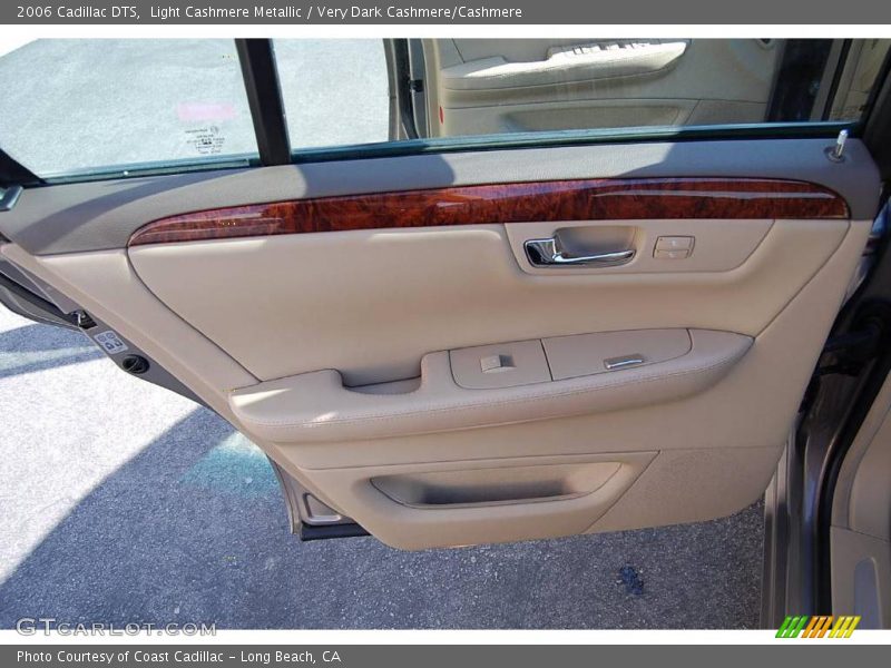 Light Cashmere Metallic / Very Dark Cashmere/Cashmere 2006 Cadillac DTS