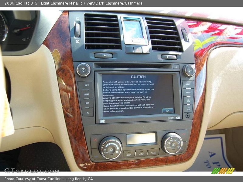 Light Cashmere Metallic / Very Dark Cashmere/Cashmere 2006 Cadillac DTS