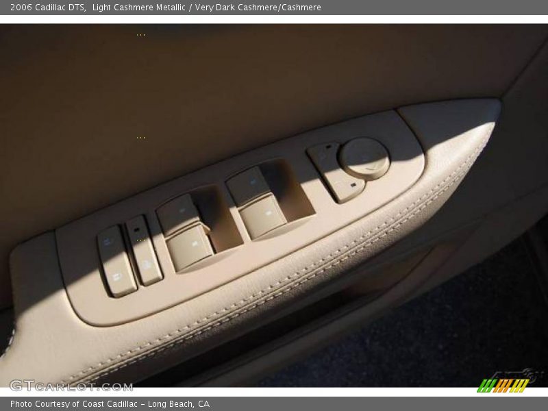 Light Cashmere Metallic / Very Dark Cashmere/Cashmere 2006 Cadillac DTS
