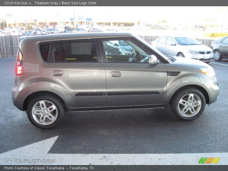 Titanium Gray / Black Soul Logo Cloth 2010 Kia Soul +