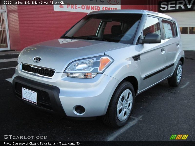 Bright Silver / Black Cloth 2010 Kia Soul 1.6