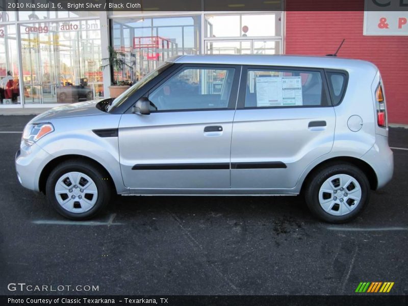 Bright Silver / Black Cloth 2010 Kia Soul 1.6