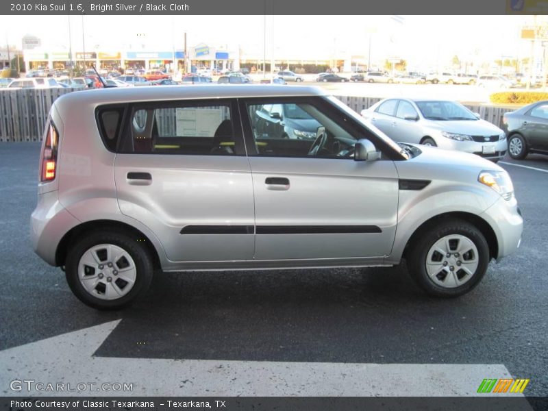 Bright Silver / Black Cloth 2010 Kia Soul 1.6