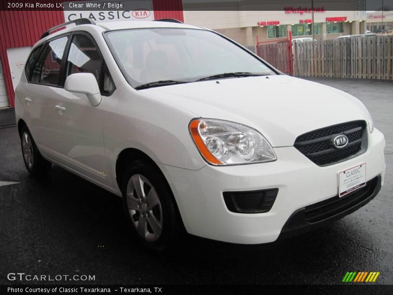 Clear White / Beige 2009 Kia Rondo LX