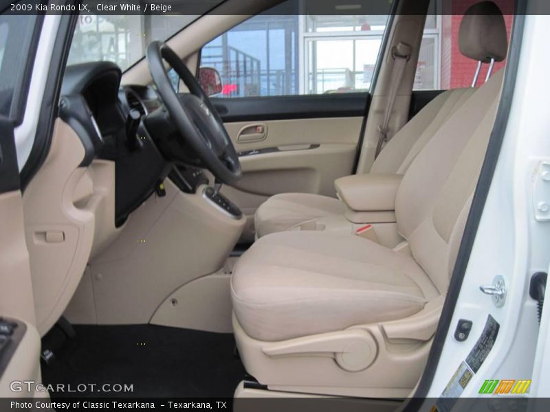 Clear White / Beige 2009 Kia Rondo LX