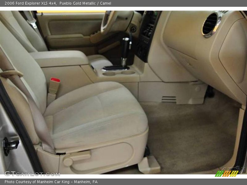 Pueblo Gold Metallic / Camel 2006 Ford Explorer XLS 4x4