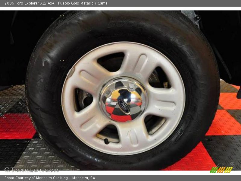 Pueblo Gold Metallic / Camel 2006 Ford Explorer XLS 4x4