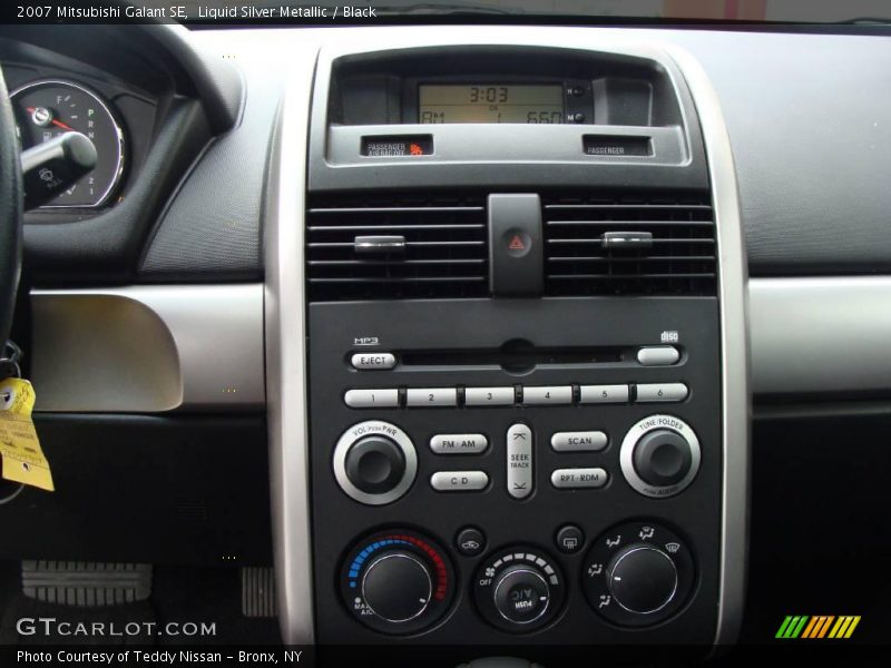 Liquid Silver Metallic / Black 2007 Mitsubishi Galant SE