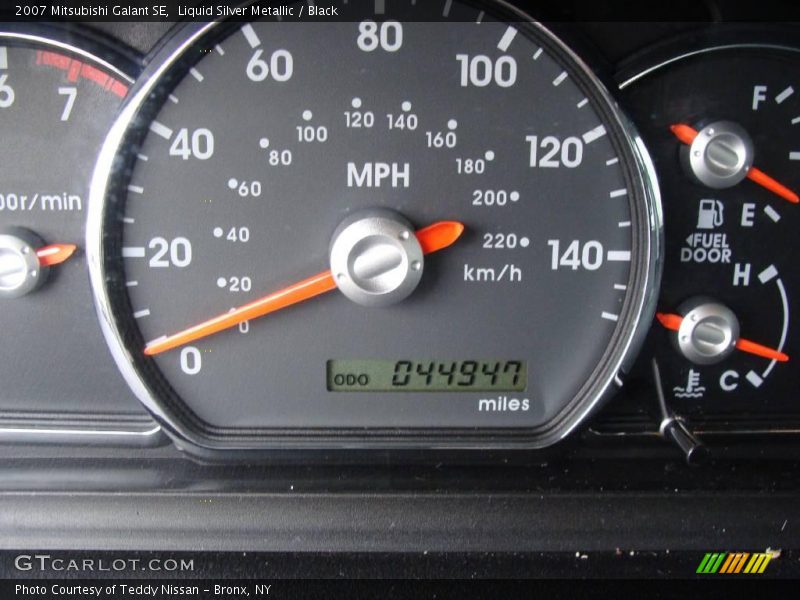 Liquid Silver Metallic / Black 2007 Mitsubishi Galant SE