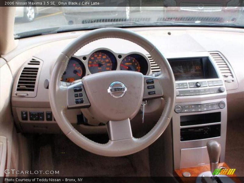 Onyx Black / Cafe Latte 2006 Nissan Maxima 3.5 SE