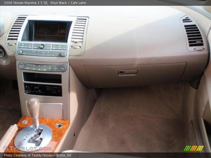Onyx Black / Cafe Latte 2006 Nissan Maxima 3.5 SE