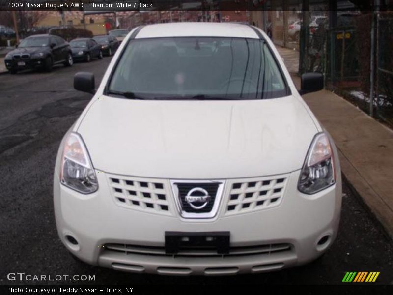 Phantom White / Black 2009 Nissan Rogue S AWD