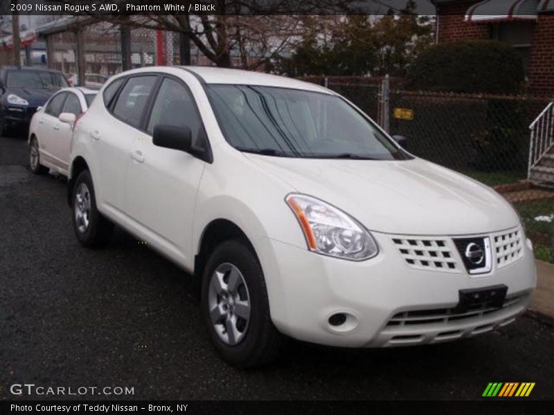 Phantom White / Black 2009 Nissan Rogue S AWD