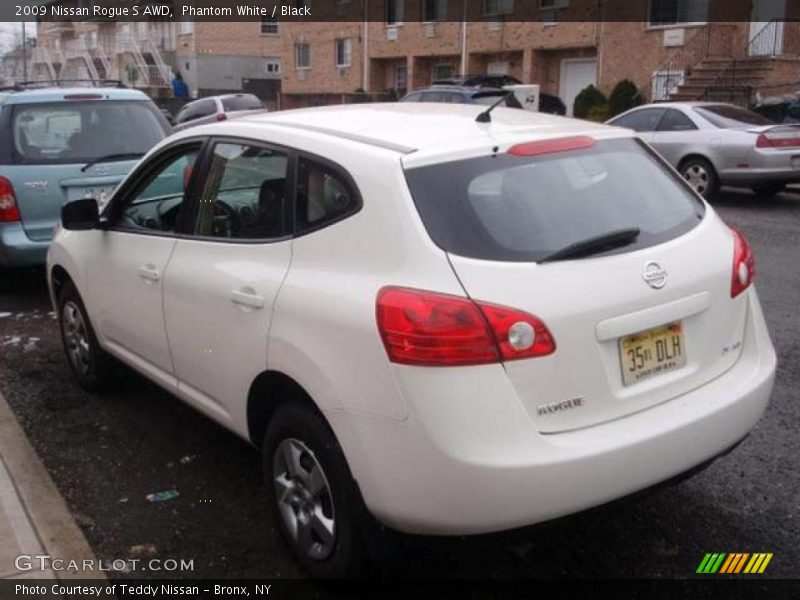 Phantom White / Black 2009 Nissan Rogue S AWD