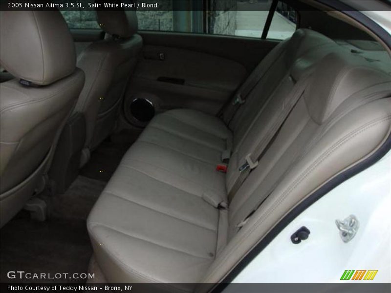 Satin White Pearl / Blond 2005 Nissan Altima 3.5 SL