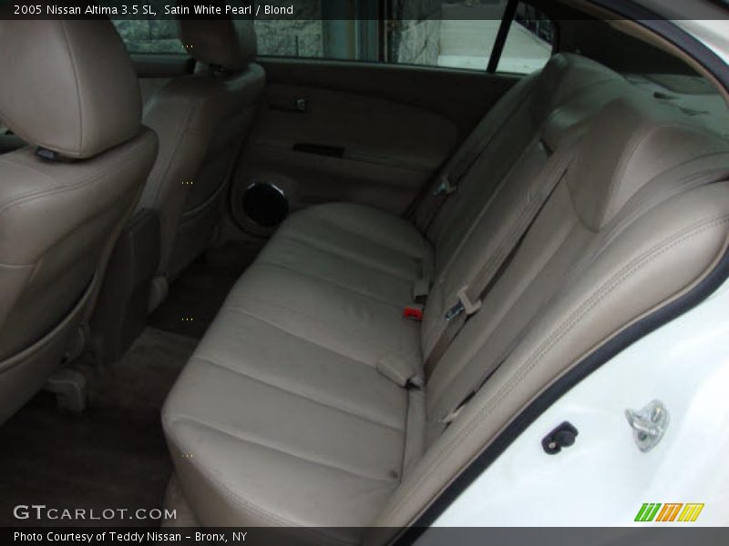 Satin White Pearl / Blond 2005 Nissan Altima 3.5 SL