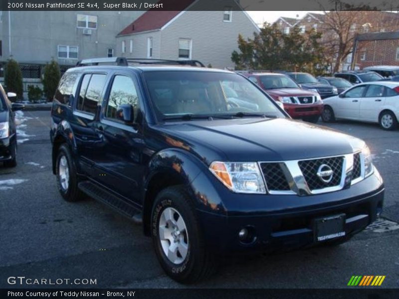 Super Black / Desert 2006 Nissan Pathfinder SE 4x4