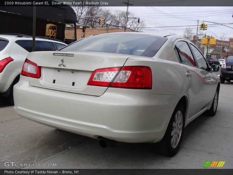 Dover White Pearl / Medium Gray 2009 Mitsubishi Galant ES