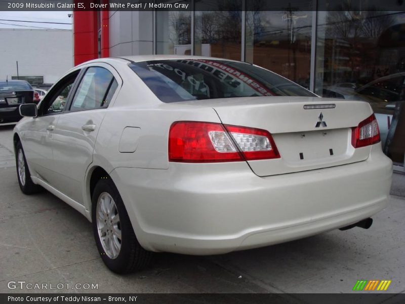 Dover White Pearl / Medium Gray 2009 Mitsubishi Galant ES