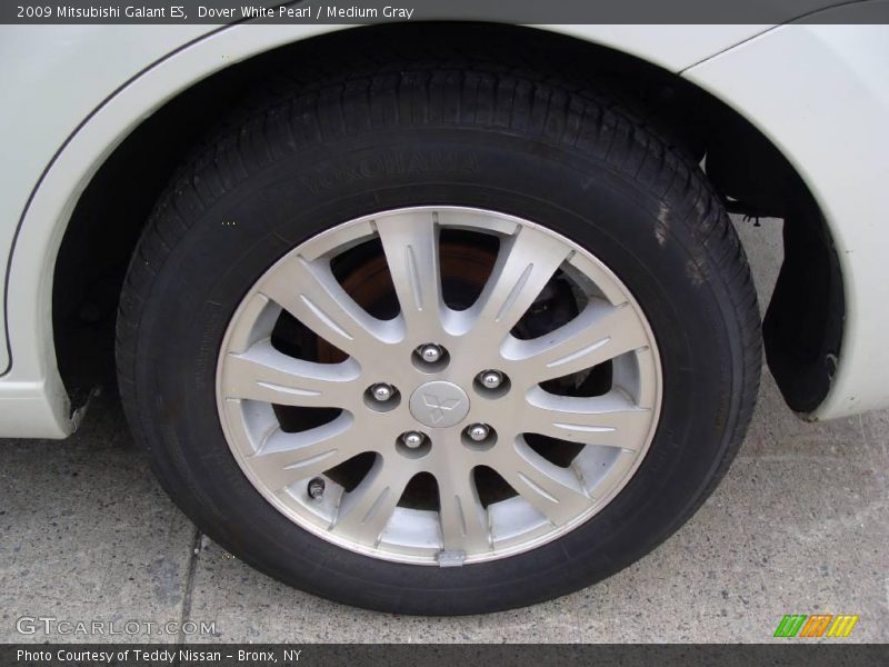 Dover White Pearl / Medium Gray 2009 Mitsubishi Galant ES