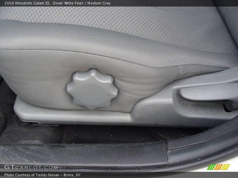 Dover White Pearl / Medium Gray 2009 Mitsubishi Galant ES