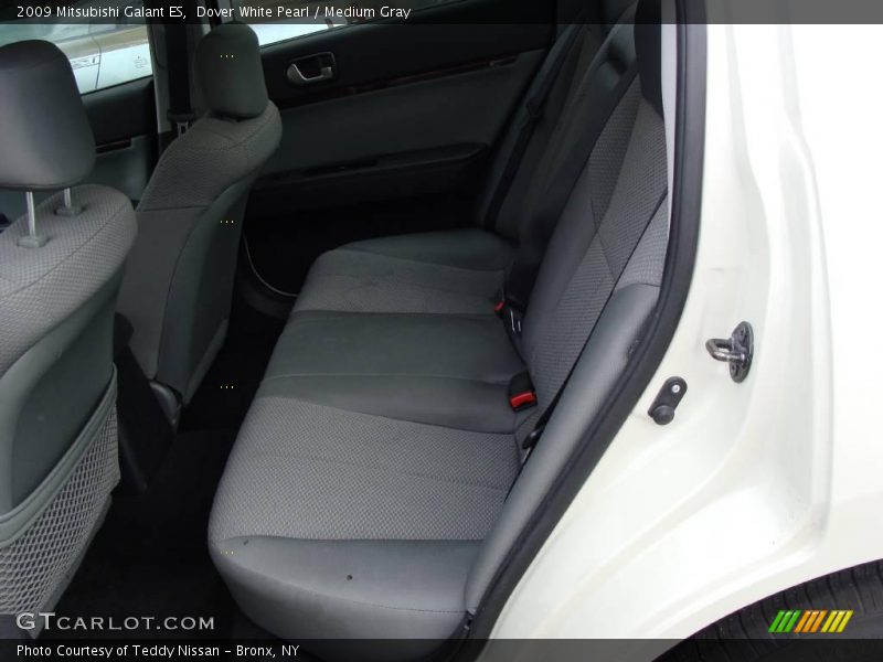 Dover White Pearl / Medium Gray 2009 Mitsubishi Galant ES