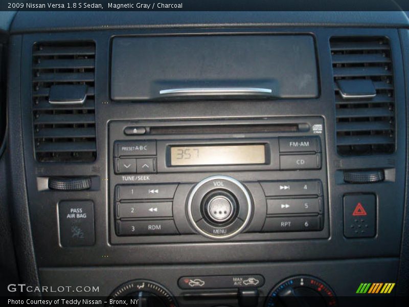 Magnetic Gray / Charcoal 2009 Nissan Versa 1.8 S Sedan