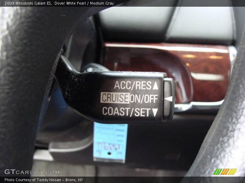 Dover White Pearl / Medium Gray 2009 Mitsubishi Galant ES