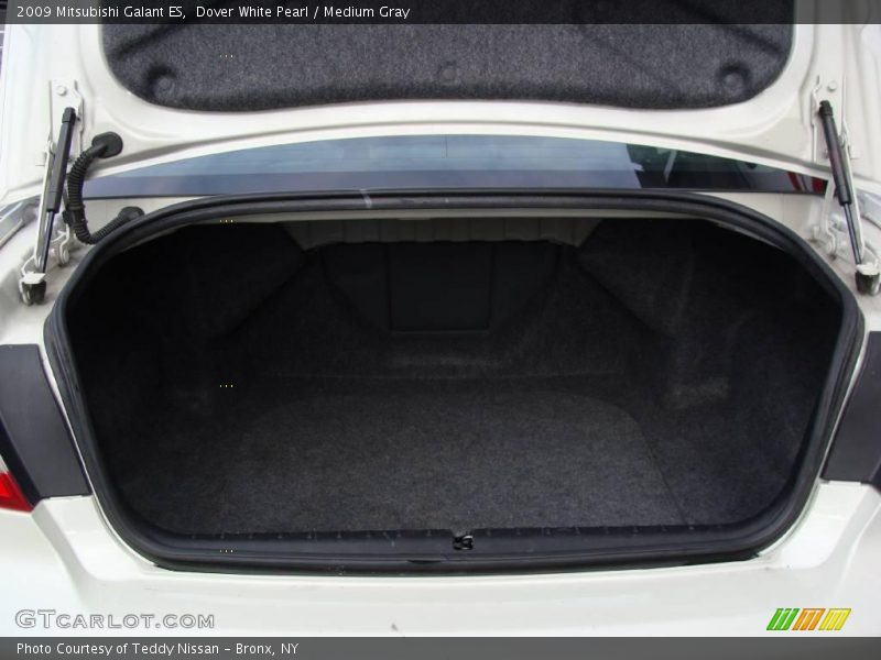 Dover White Pearl / Medium Gray 2009 Mitsubishi Galant ES