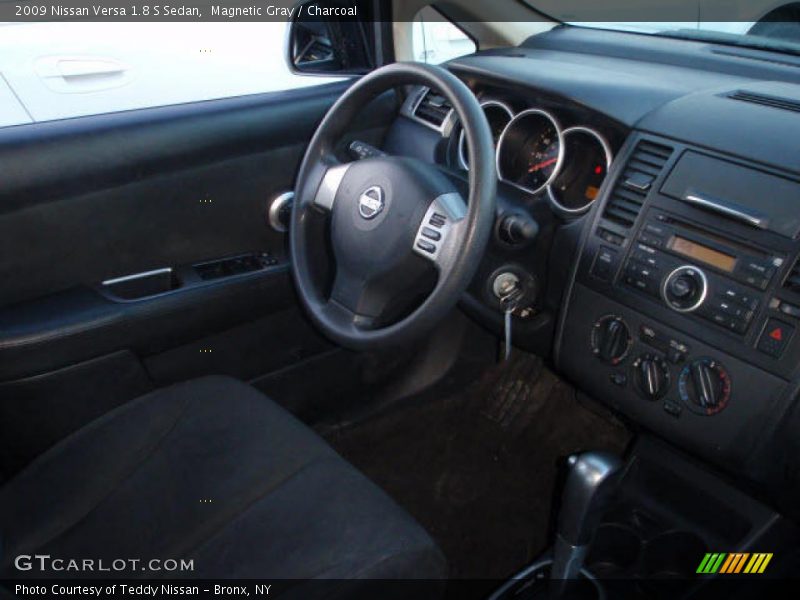 Magnetic Gray / Charcoal 2009 Nissan Versa 1.8 S Sedan