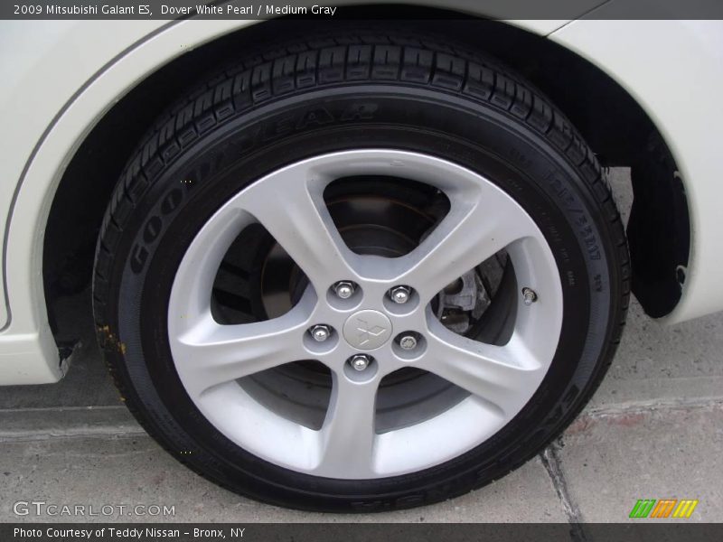 Dover White Pearl / Medium Gray 2009 Mitsubishi Galant ES