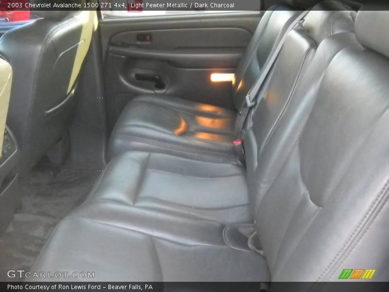 Light Pewter Metallic / Dark Charcoal 2003 Chevrolet Avalanche 1500 Z71 4x4