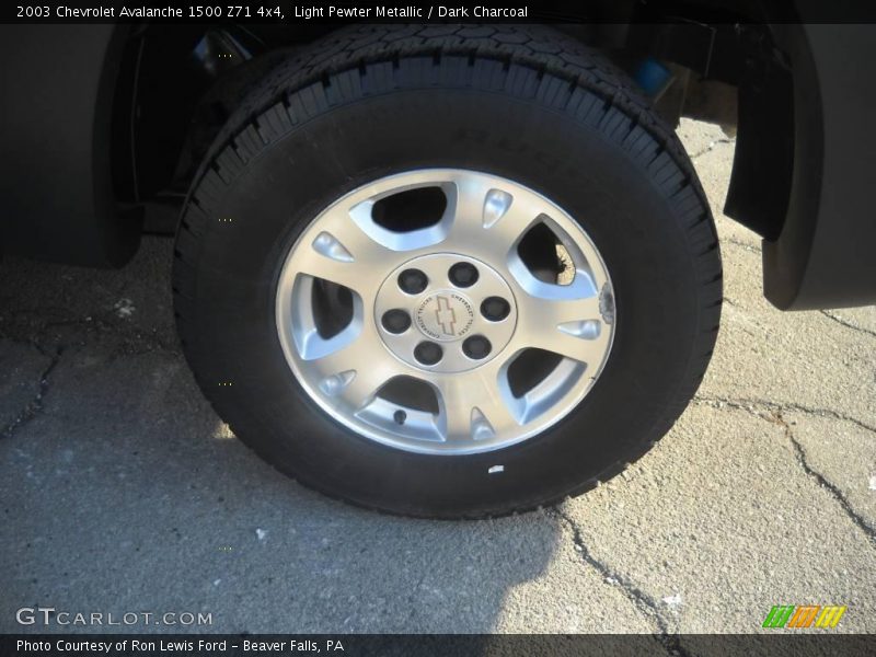 Light Pewter Metallic / Dark Charcoal 2003 Chevrolet Avalanche 1500 Z71 4x4