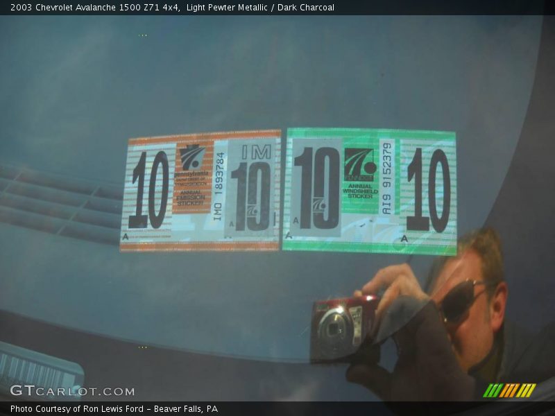 Light Pewter Metallic / Dark Charcoal 2003 Chevrolet Avalanche 1500 Z71 4x4