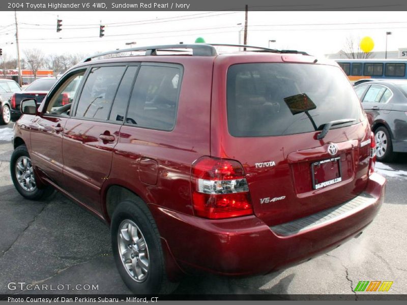 Sundown Red Pearl / Ivory 2004 Toyota Highlander V6 4WD