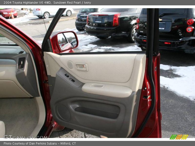 Sundown Red Pearl / Ivory 2004 Toyota Highlander V6 4WD