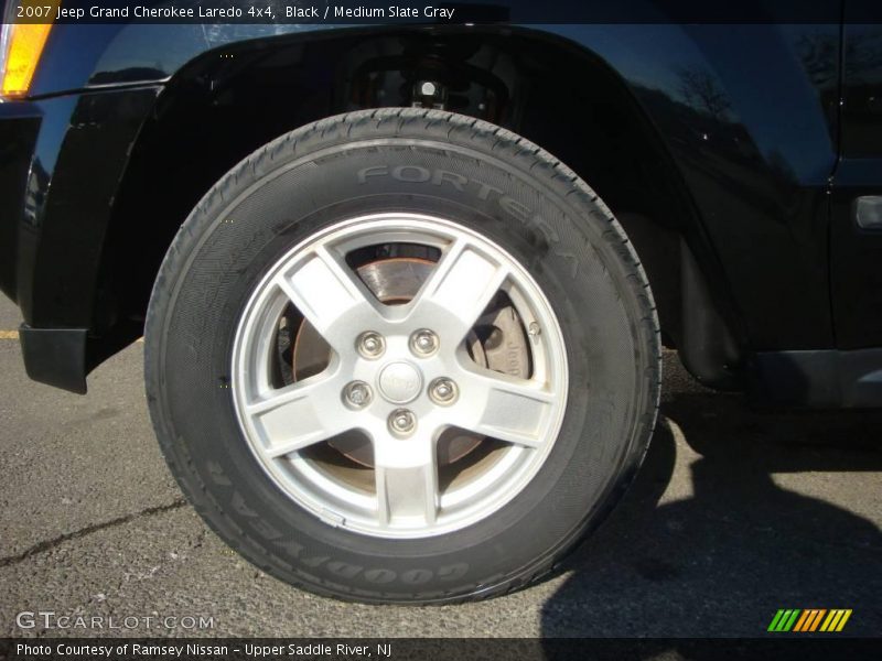Black / Medium Slate Gray 2007 Jeep Grand Cherokee Laredo 4x4